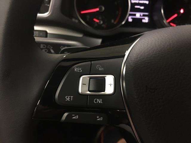 2017 Volkswagen Passat 1.8T R-Line 4dr Sedan